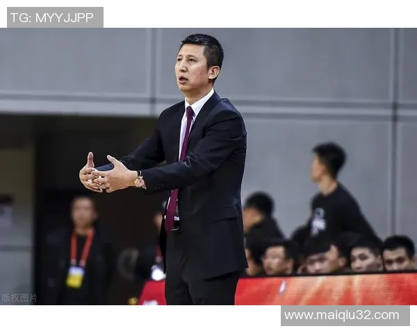 深圳篮球队配合策略分析与战术探讨助力球队提升整体实力